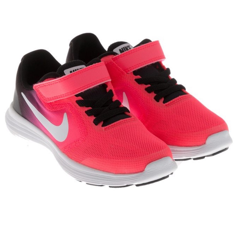 Nike Revolution 3